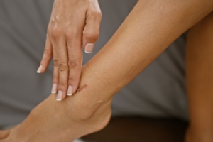 Causes and Signs of Infection on the Top of the Foot